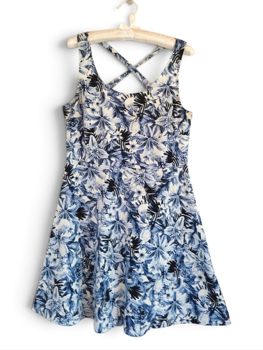 H&M Blue Floral Crisscross Sundress Soft Stretchy Comfy Fit N Flare Racerback